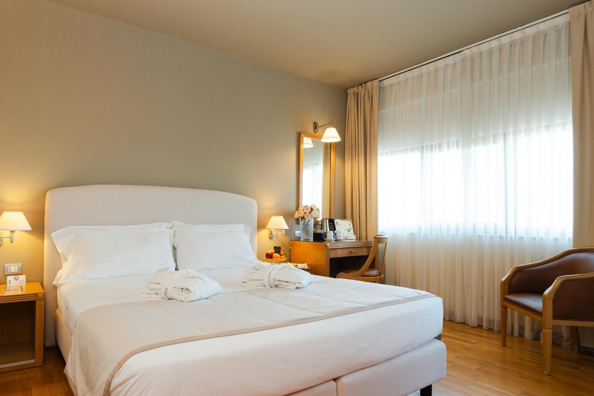 Hotel Touring Carpi Eksteriør bilde