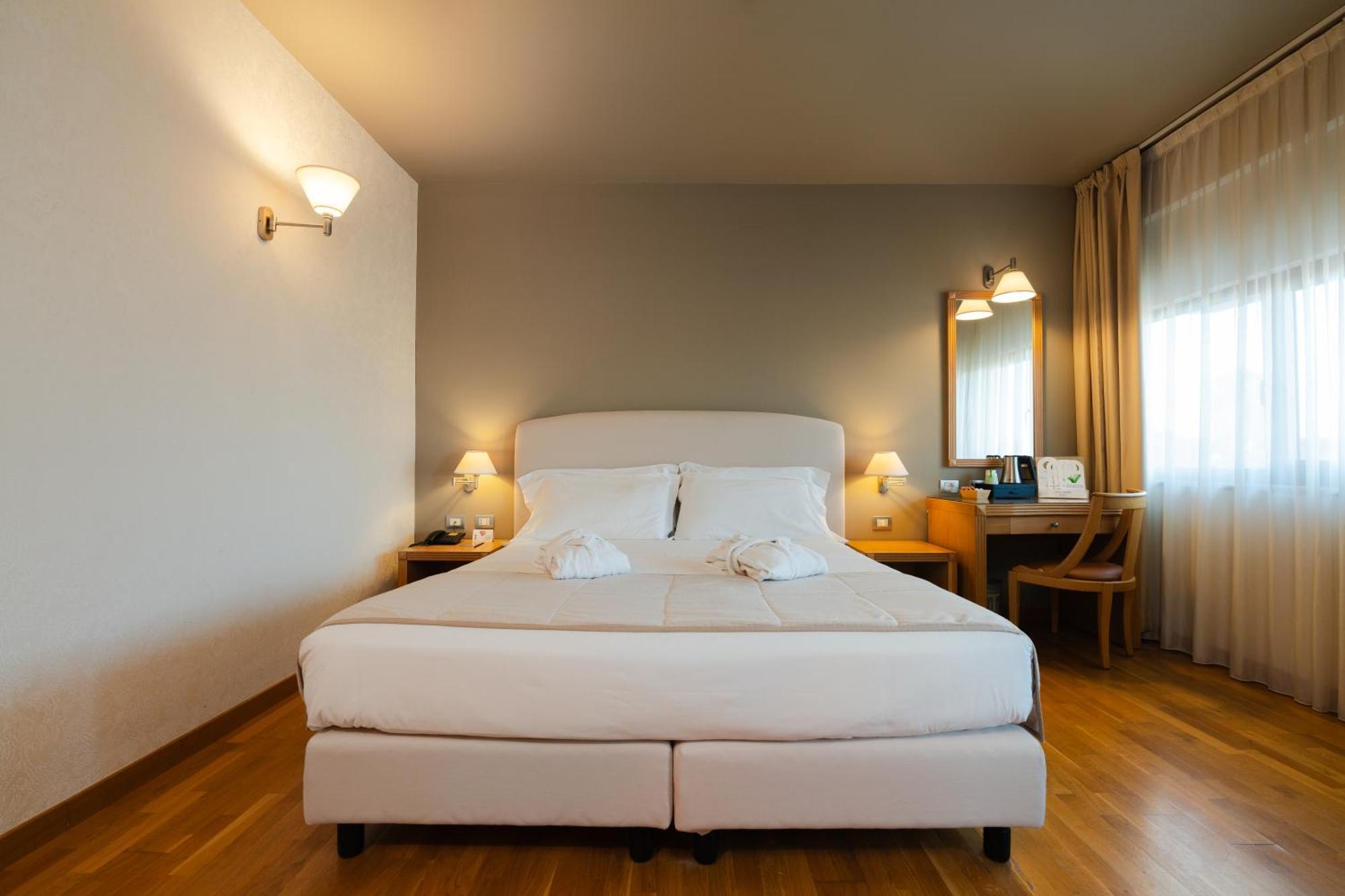 Hotel Touring Carpi Eksteriør bilde