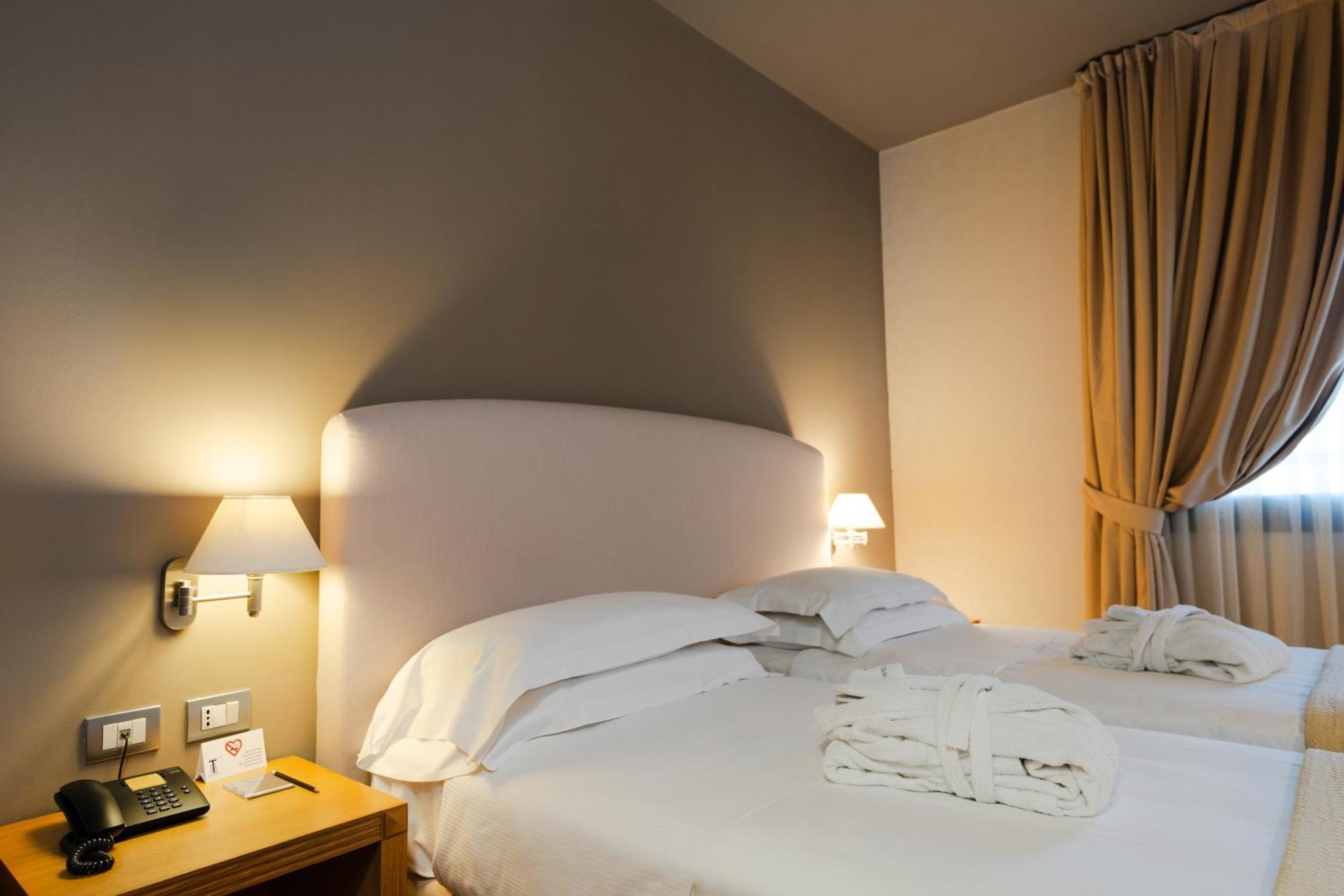 Hotel Touring Carpi Eksteriør bilde